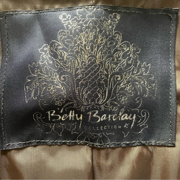 Betty Barclay Faux Snakeskin Blazer - Picture 6 of 8